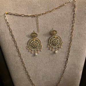 Gold tone Costume Jewelry, earrings with chain